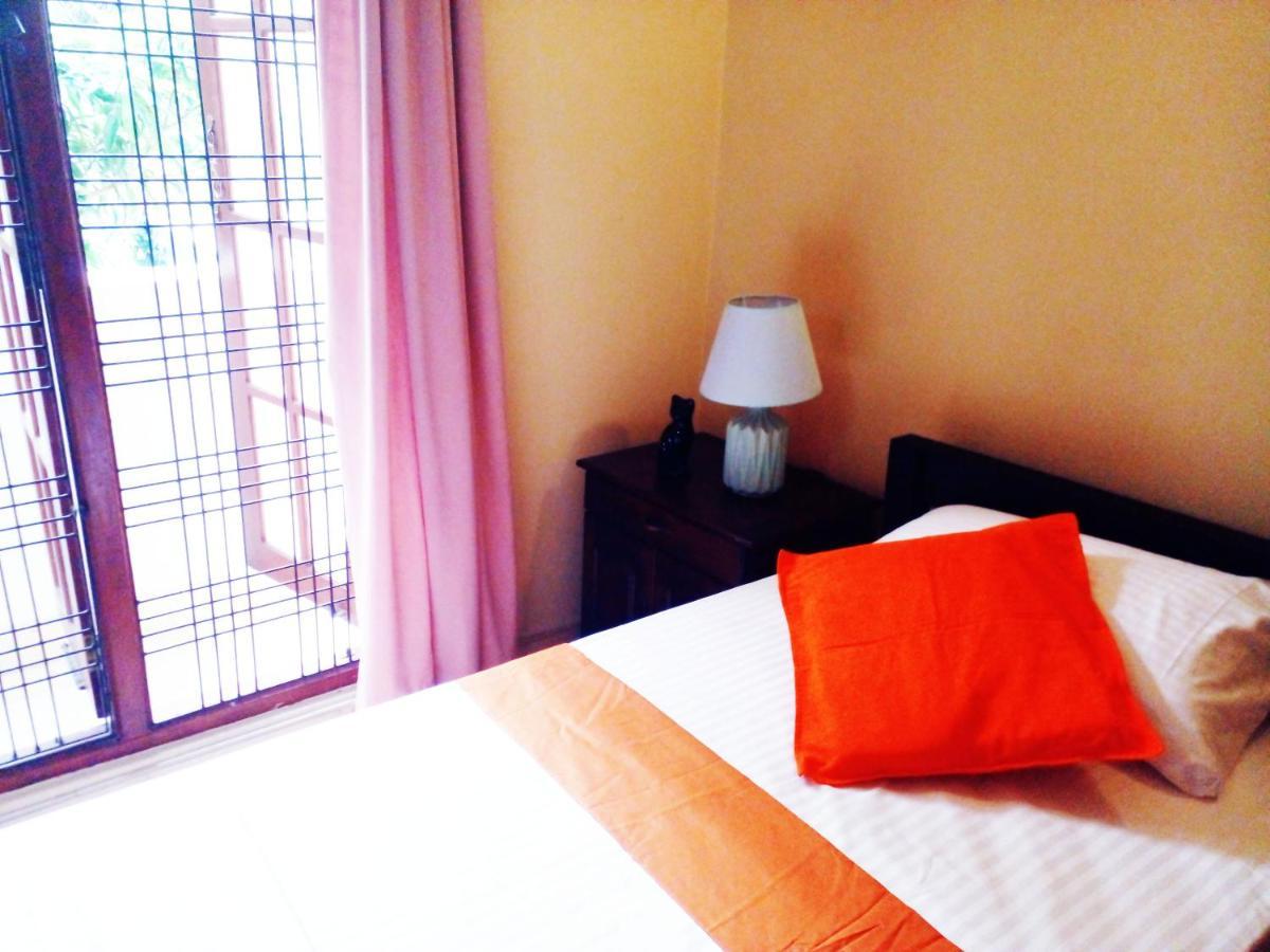 The Tourist Balcony Apartment Negombo Ngoại thất bức ảnh