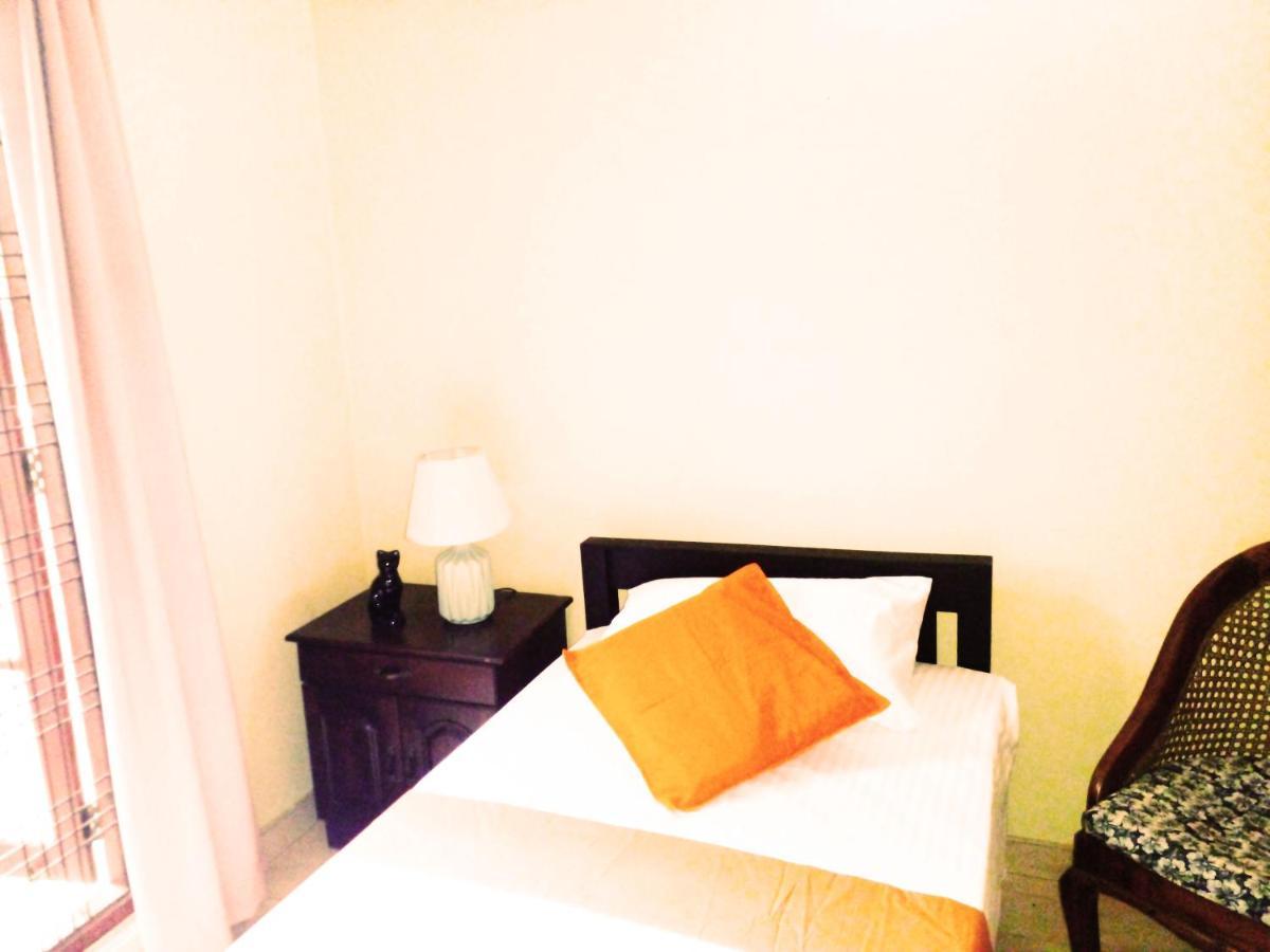 The Tourist Balcony Apartment Negombo Ngoại thất bức ảnh