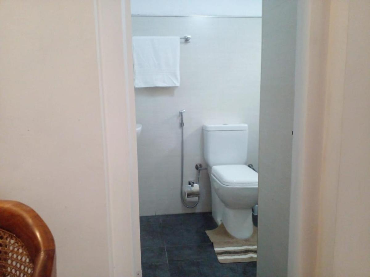The Tourist Balcony Apartment Negombo Ngoại thất bức ảnh